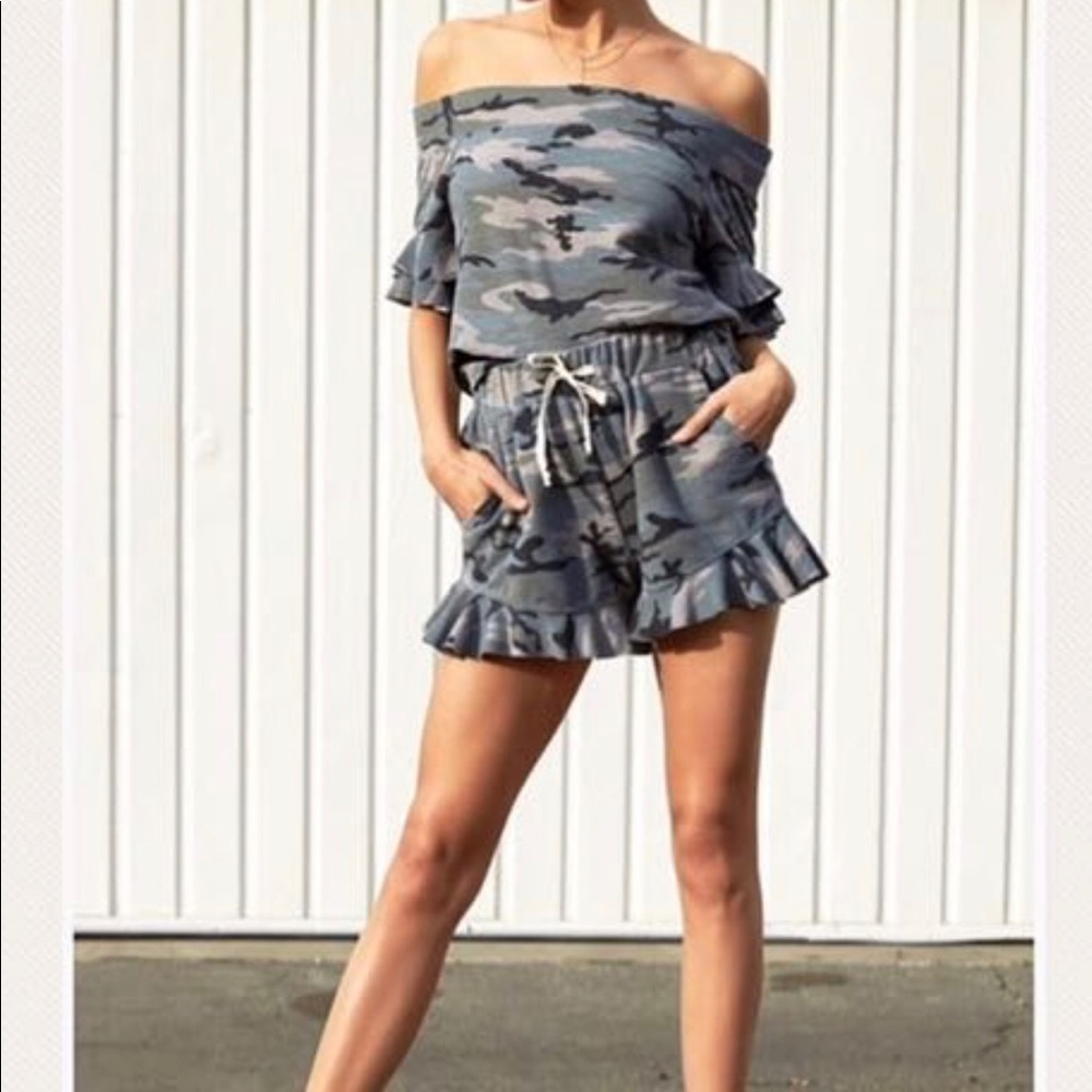 Two piece, camo set.